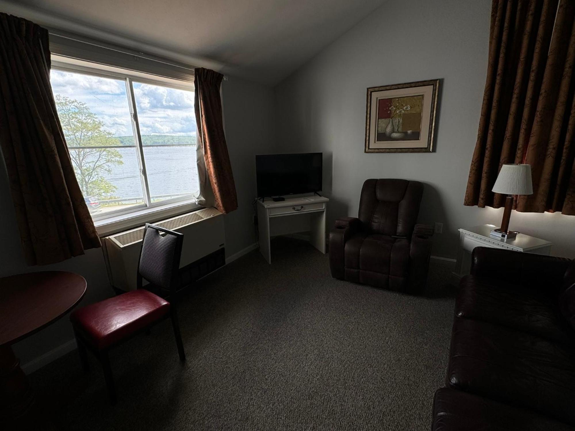 Winnisquam Lake Inn Tilton Exteriör bild